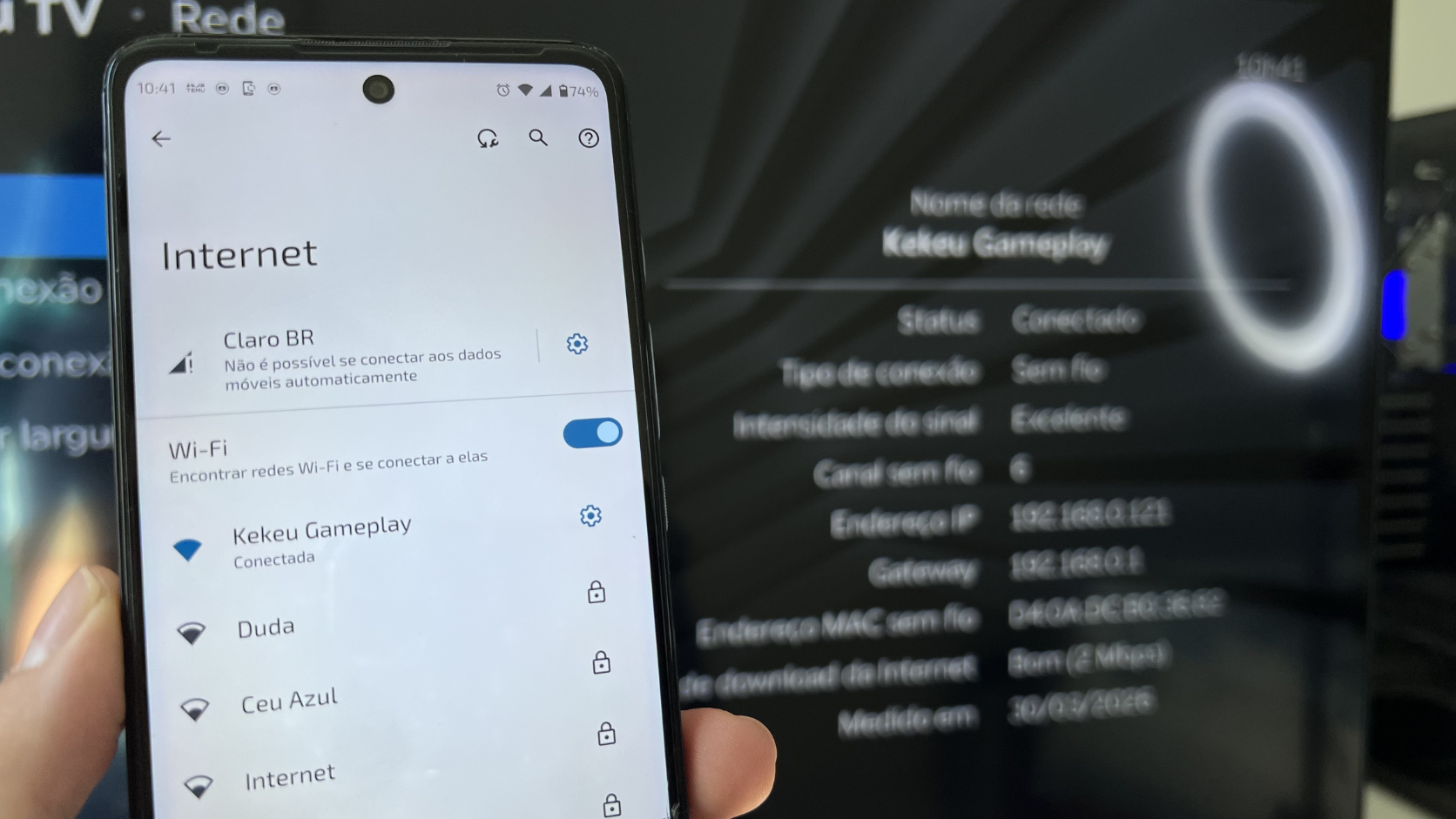 Smart TV conectada na mesma rede Wi-Fi do celular