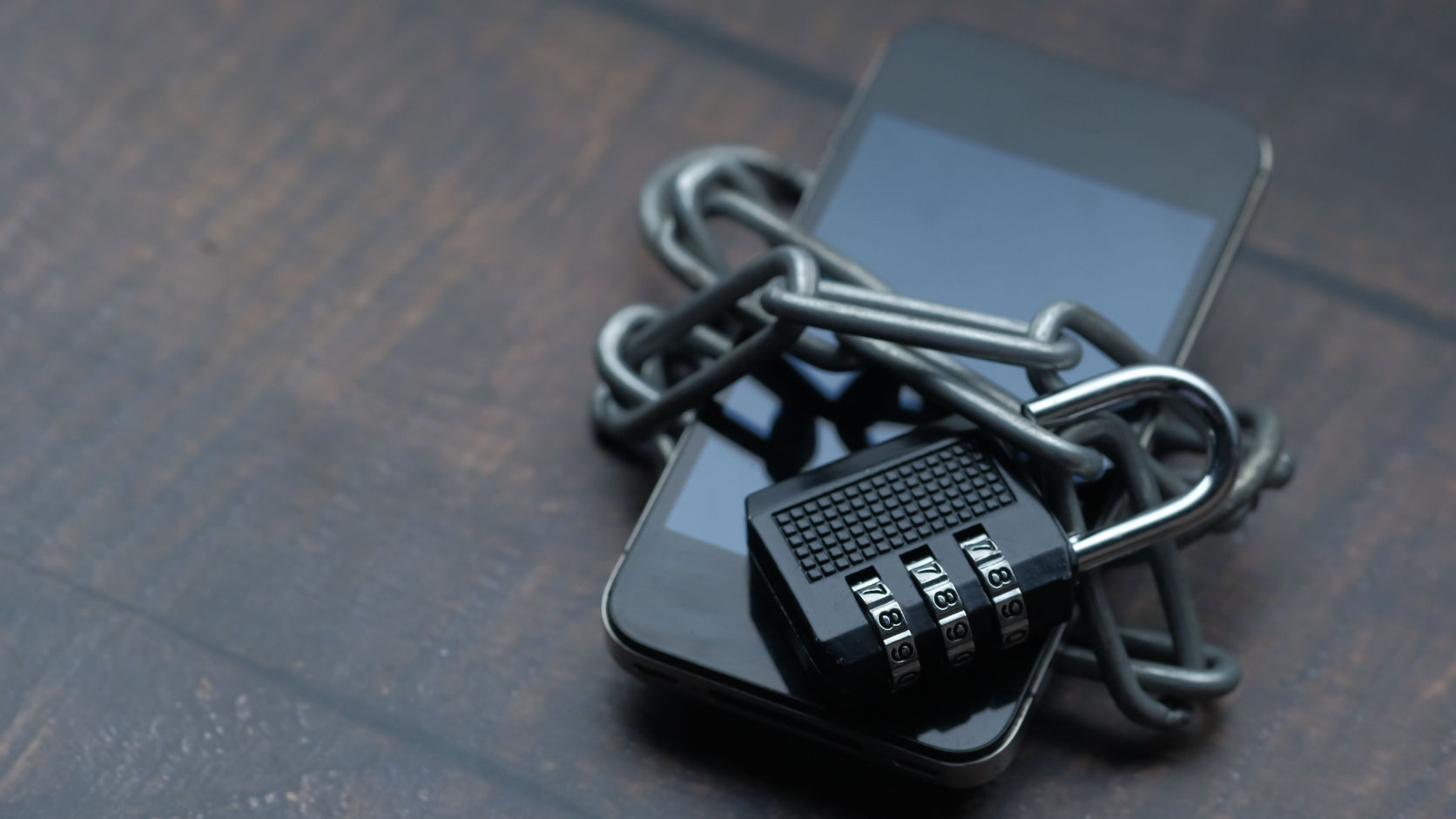 Celular bloqueado para proteção de dados após roubo