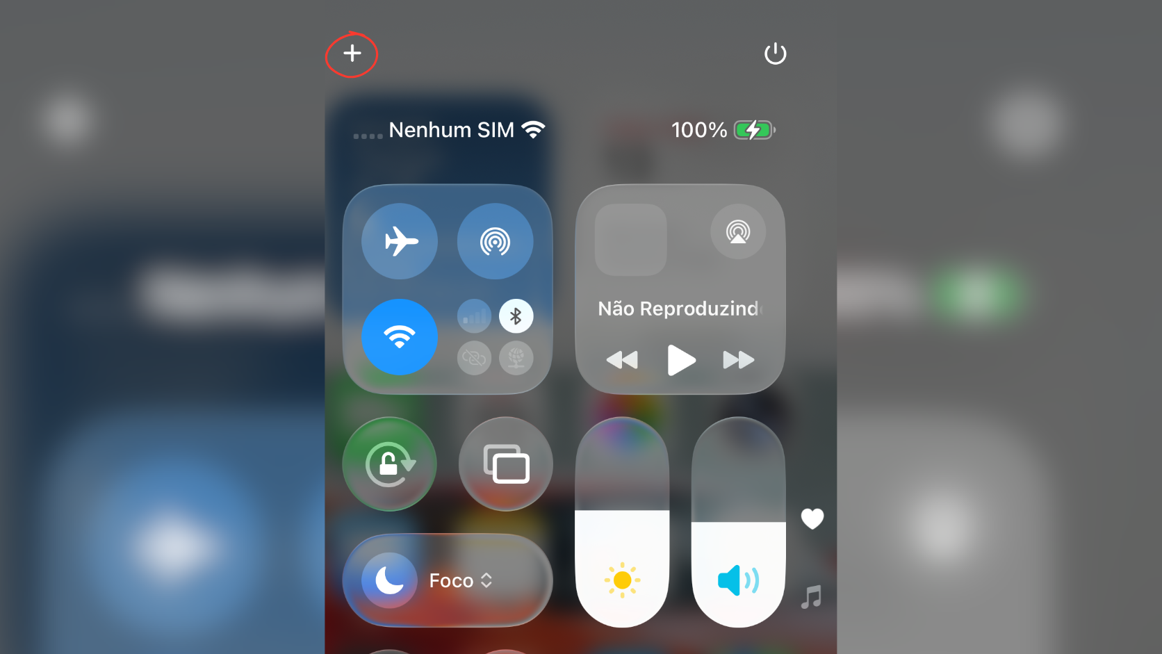 Botao de mais para personalizar a Central de Controle do iPhone