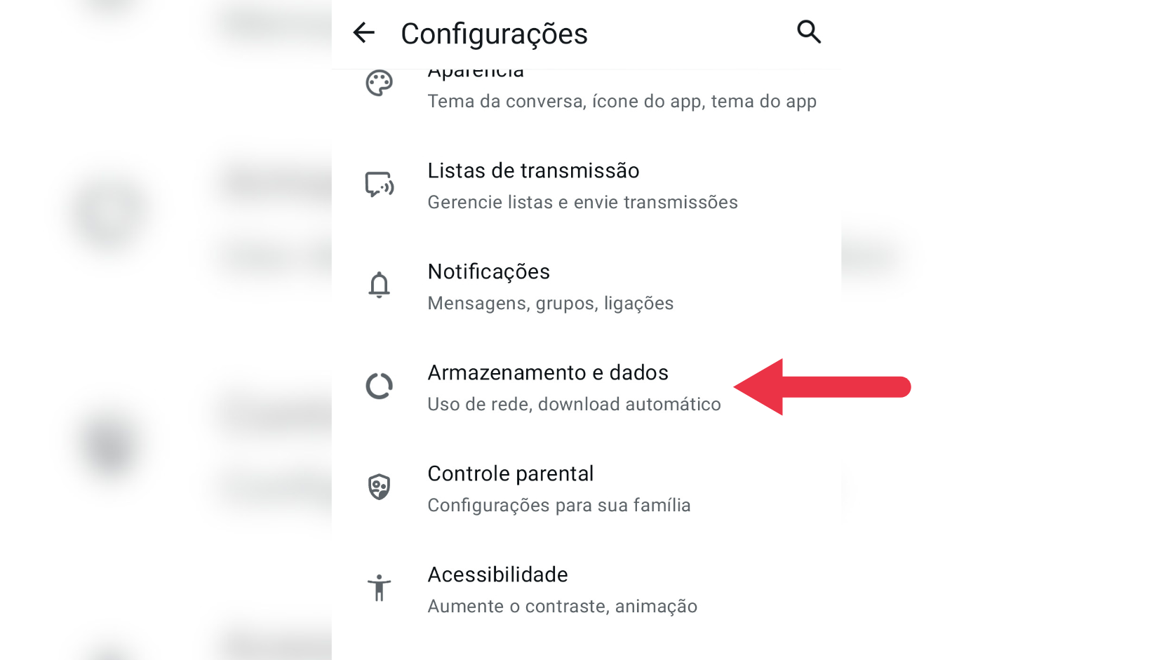 Selecionando a opção Armazenamento e dados no WhatsApp